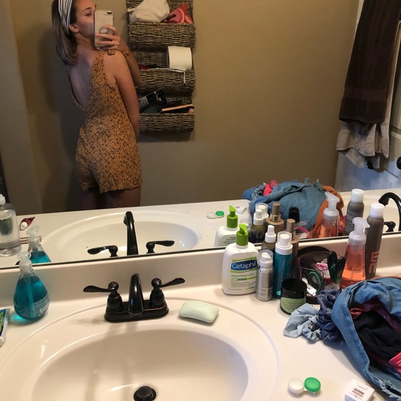 cute romper from urban outfitters - Picture 2 of 3